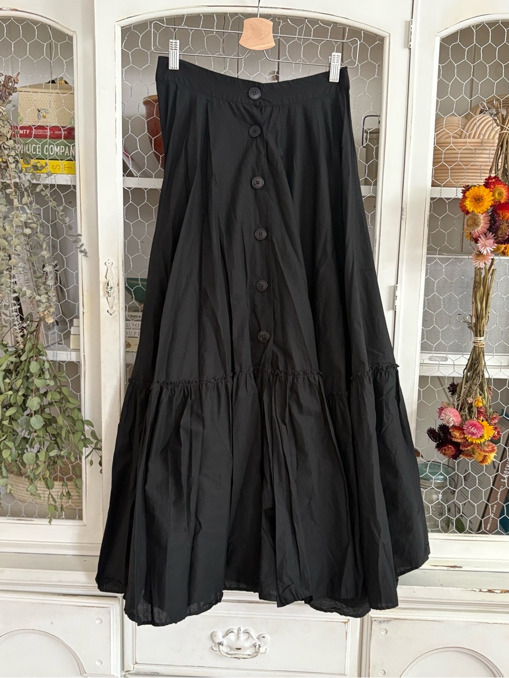 TRELISE COOPER Black Tiered Button-Front Maxi Skirt